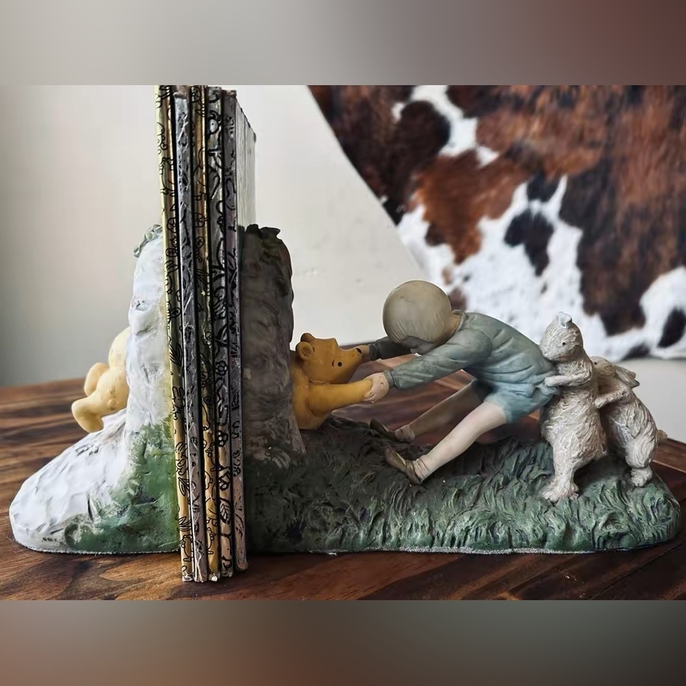 Charming Winnie The Pooh Figurine Bookends